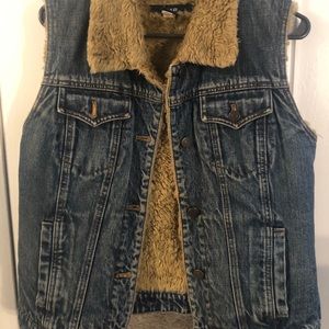 GAP sleeveless jean jacket